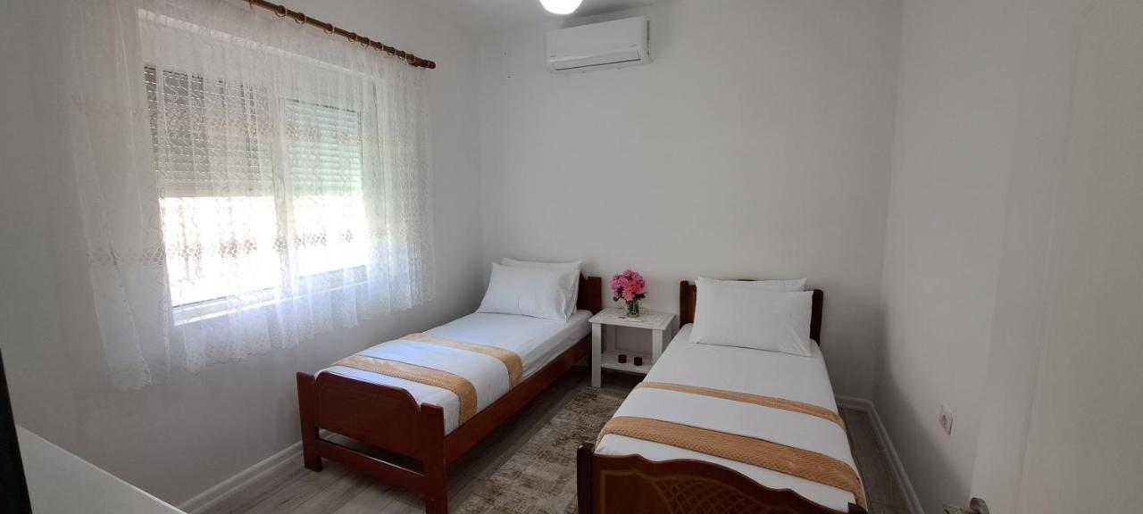 Villa Likaj Berat Bagian luar foto