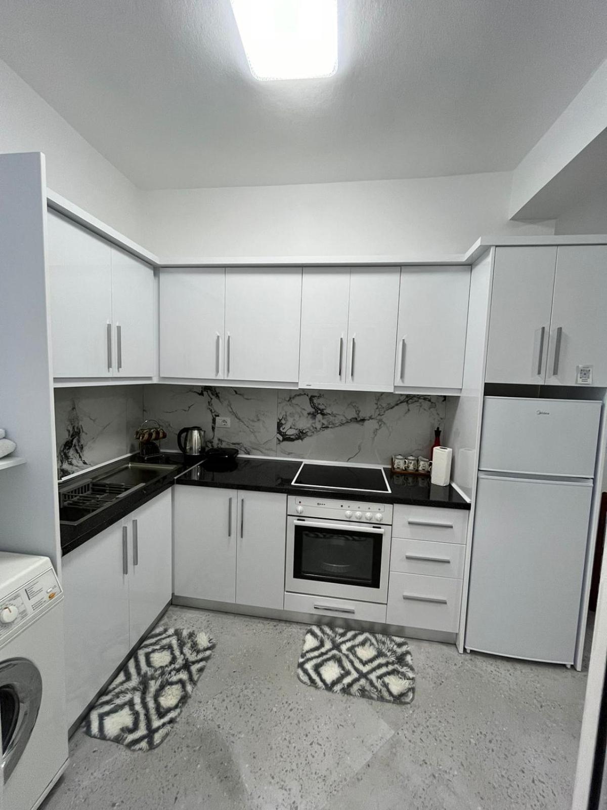 Villa Likaj Berat Bagian luar foto