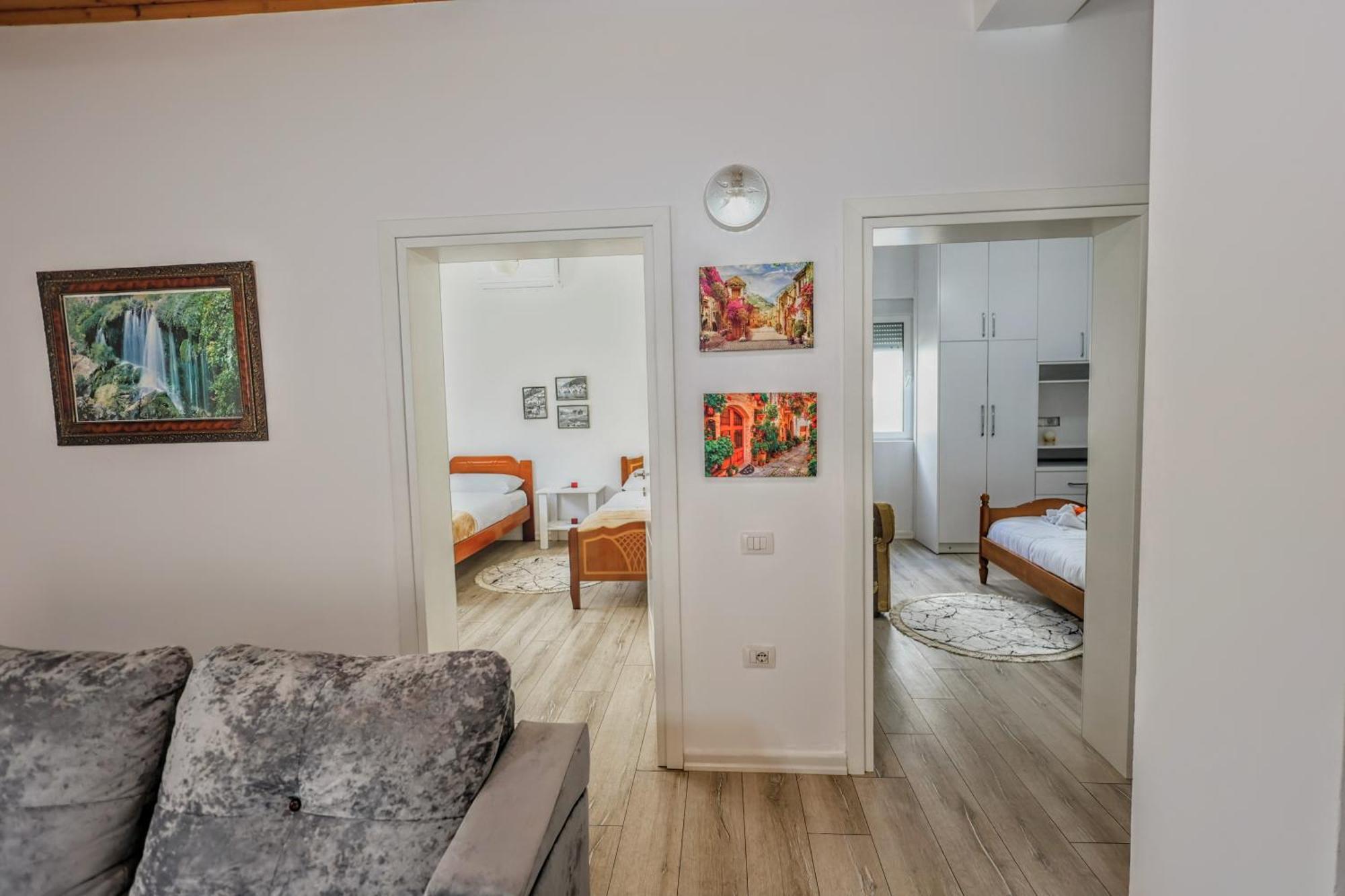 Villa Likaj Berat Bagian luar foto