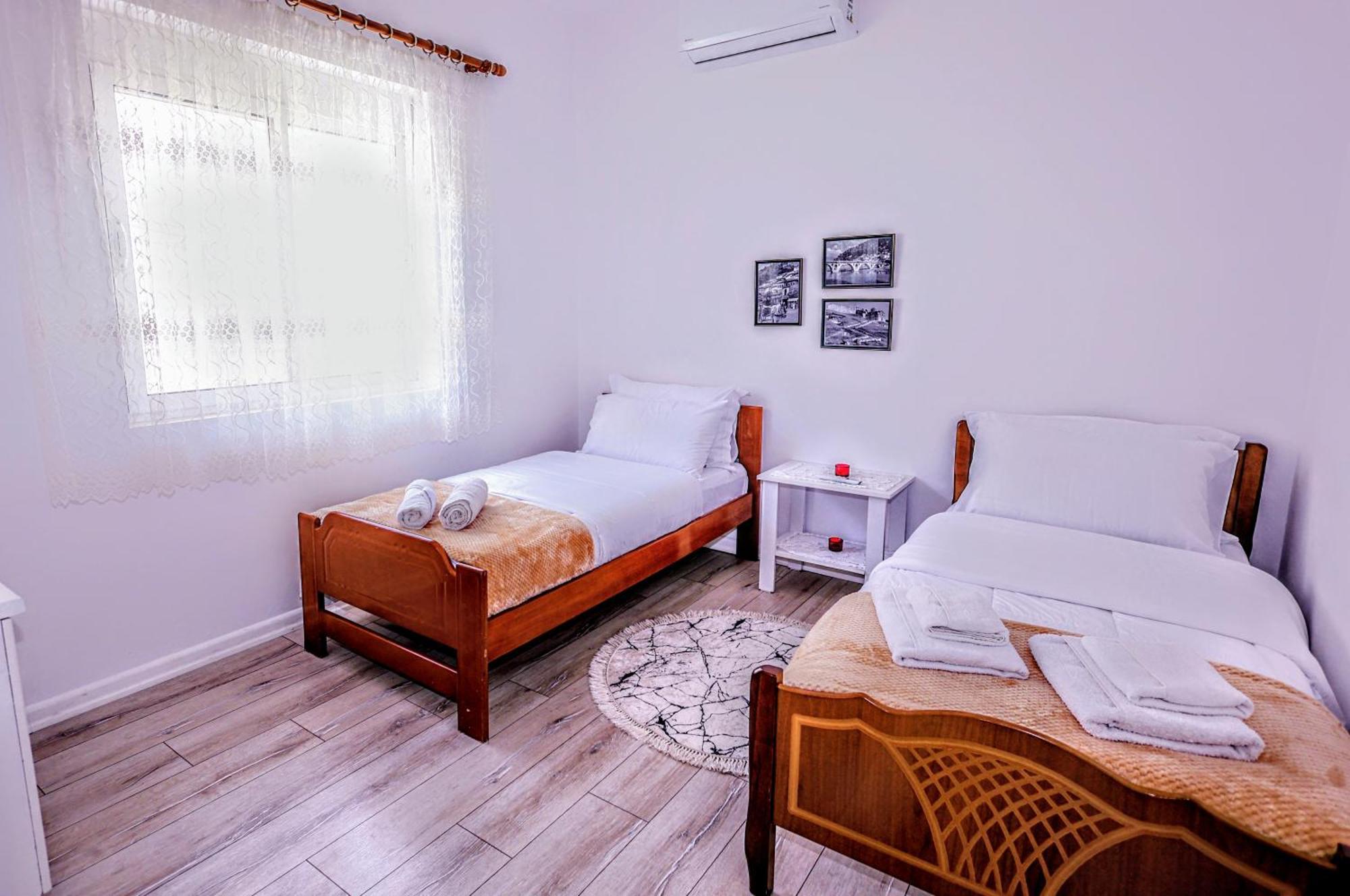 Villa Likaj Berat Bagian luar foto